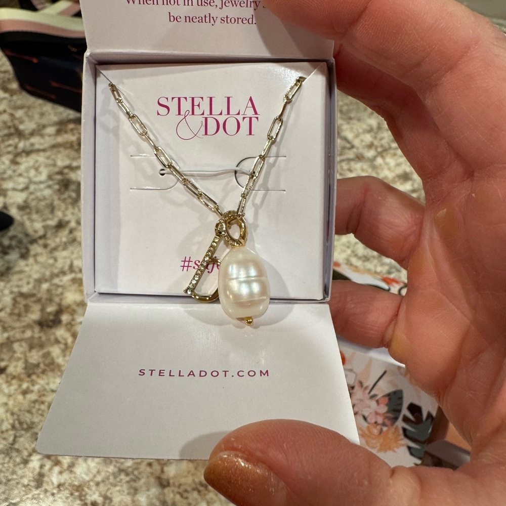 Stella & Dot Gold Chain Necklace with Pearl Pendant
